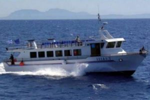 Ka&ccedil;akları Yunan feribotu kurtardı
