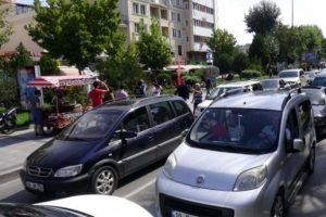 &Ccedil;anakkale'de tatilcilerin d&ouml;n&uuml;ş yoğunluğu başladı
