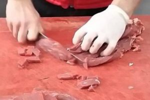 Kurban eti keserken canından oldu