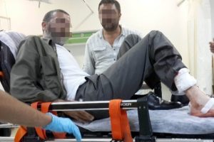 Sokak ortasında silahlı saldırıya uğradı