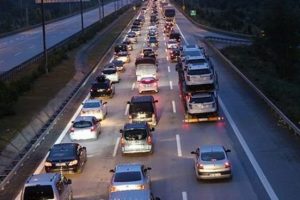 İzmir-Bursa karayolunda trafik fel&ccedil; oldu!