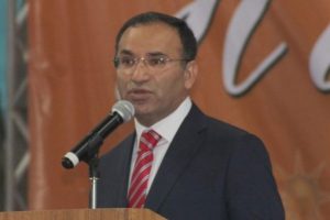 "Y&ouml;netebilecekleri h&uuml;k&uuml;metler istiyorlar"