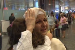 İlk kafile g&ouml;zyaşlarıyla karşılandı
