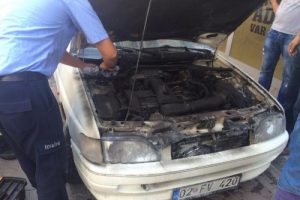 Park halindeki otomobil alev aldı