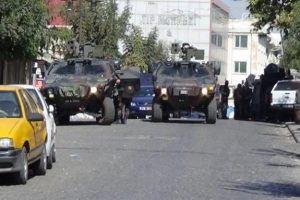 Ter&ouml;ristler 5 sivili yaraladı