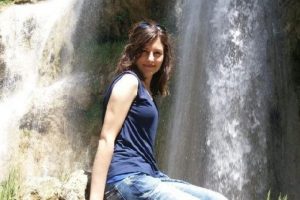 Yanan ara&ccedil;tan yaralı kurtulan hemşire hayatını kaybetti