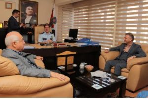 "Sokakları kirletip bayrak asarak se&ccedil;im kazanılmıyor"
