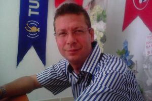 Bursa'da &ccedil;&ouml;pler temizlik m&uuml;d&uuml;r&uuml;n&uuml; g&ouml;revinden etti