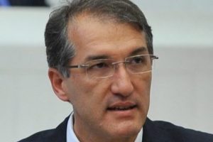 Doktor vekilden sağlık b&uuml;t&ccedil;esi eleştirisi