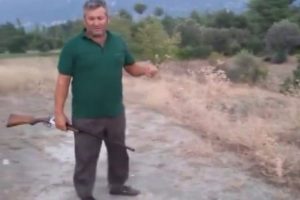 Av t&uuml;feğiyle dağa &ccedil;ıkıp PKK'ya meydan okudu