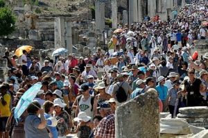T&uuml;rkiye'ye gelen turist sayısı azaldı!