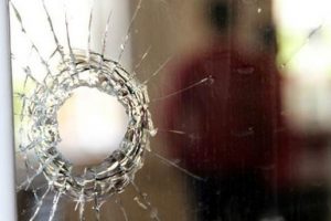 Van'da liseye bombalı ve silahlı saldırı
