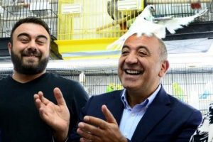 G&uuml;rsel Tekin'in başına g&uuml;vercin kondu