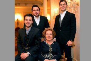Sabancı kardeşlerden babaannelerine s&uuml;rpriz...