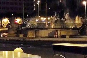 Roma'daki tarihi &ccedil;eşmede skandal!