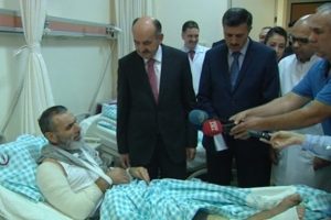 M&uuml;ezzinoğlu yaralı hacıları ziyaret etti