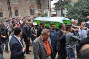 Bursa İznik'te ekmek almaya &ccedil;ıktı &ouml;l&uuml;me gitti... G&ouml;zyaşlarıyla veda...
