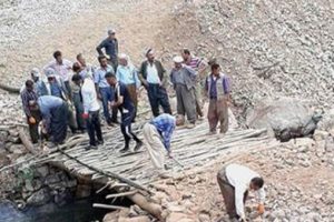 PKK vatandaşın yaptığı k&ouml;pr&uuml;y&uuml; patlattı!