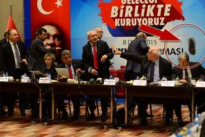 Kılı&ccedil;daroğlu'na ayakkabı fırlatan kişiye hapis cezası