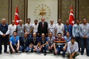 16 T&uuml;rk iş&ccedil;iyi kabul etti