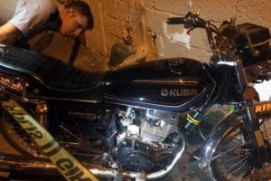 Motosiklet &uuml;zerinde silahlı saldırıya uğradı