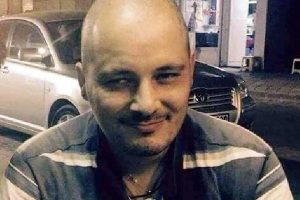 Hamile eşini korumak isteyen polis, bı&ccedil;aklı kişiyi vurdu