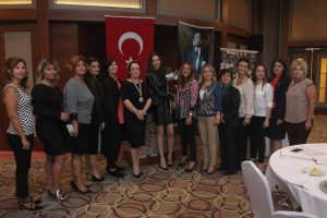K&uuml;k&uuml;rtl&uuml; Lions Kul&uuml;b&uuml;, Şenay Akay'ı ağırladı...