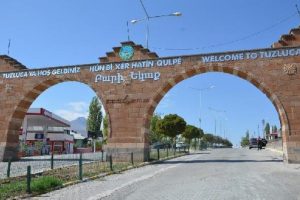 Ermenice olan yazının kaldırılması i&ccedil;in imza kampanyası