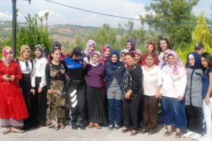 Eğitime katılan kızlar, piknikte buluştu