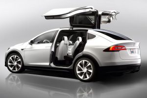 Tesla 'Model X' adlı yeni modelini duyurdu!