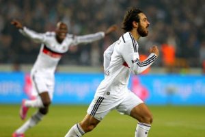 Veli Kavlak sahalara ne zaman d&ouml;n&uuml;yor?