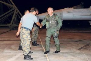 Komutan PKK kamplarını bombaladı