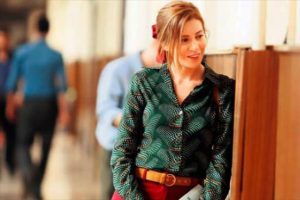 Sinem Kobal yeni dizisi i&ccedil;in kamera karşısında...