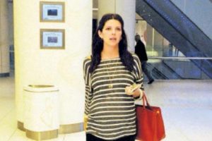 Selin Orta&ccedil;lı bebek kıyafeti baktı...