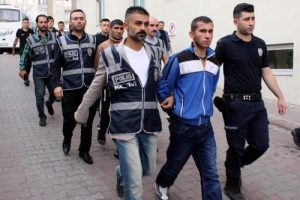 Kayseri'de uyuşturucu operasyonu: 5 g&ouml;zaltı