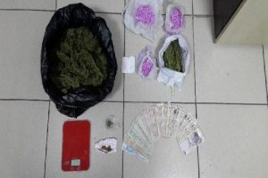 İzmir'de polisin uyuşturucu operasyonu