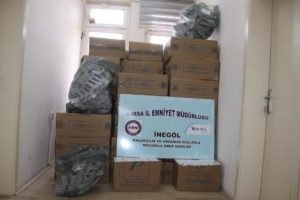 Bursa İneg&ouml;l'de 30 bin paket ka&ccedil;ak sigara ele ge&ccedil;irildi