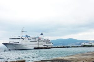 Berlin gemisi Bursa Mudanya'da mola verdi