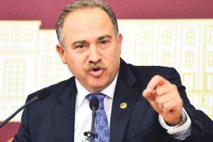 "Y&uuml;zlerce kişi s&uuml;r&uuml;ld&uuml;; denetim ortadan kalktı"