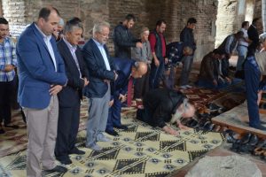 Başpiskopos Ayasofya'da cuma namazı kıldı