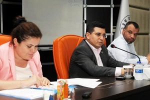 "Birbirimizi d&ouml;vmek insan olan insana yakışmaz"