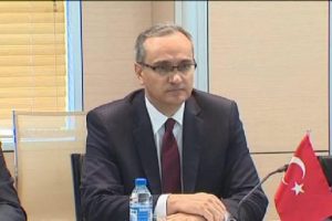 G&uuml;mr&uuml;k ve Ticaret Bakanı Aşcı, Azerbaycan'da
