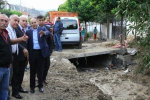 Bakan Kılı&ccedil;, selde zarar g&ouml;ren Havza'yı gezdi