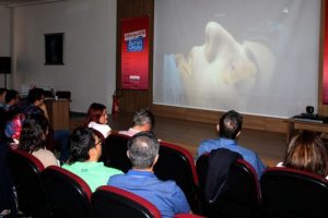 Canlı yayında estetik ameliyatı yapıldı