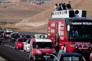 L&uuml;tfullah Kayalar, bin ara&ccedil;lık konvoyla karargah a&ccedil;ılışı ger&ccedil;ekleştirdi