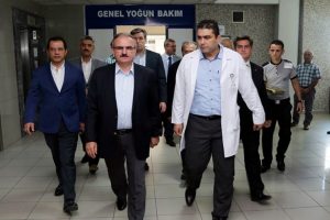 Bursa Valisi Karaloğlu'ndan yaralı polis Tun&ccedil;'a ziyaret