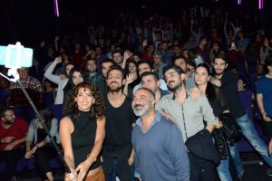 Kara Bela oyuncuları &ouml;zel g&ouml;sterimde Bursalılarla buluştu