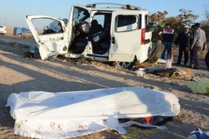 Feci kaza: 1 &ouml;l&uuml;, 5'i &ccedil;ocuk 12 yaralı