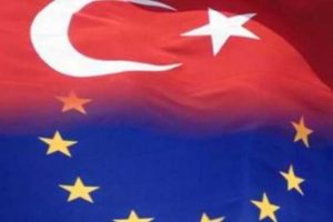 AB T&uuml;rkiye ilerleme raporu ertelendi