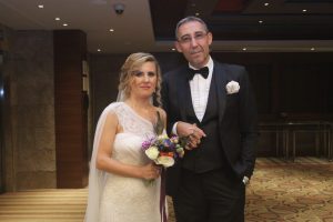 Emel &Ccedil;elikkol'un renkli kına gecesi...